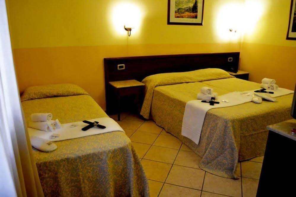 Hotel Gangi เปียซซา อาร์เมรีนา ภายนอก รูปภาพ