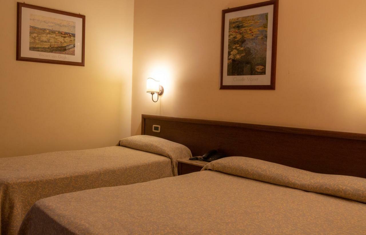 Hotel Gangi เปียซซา อาร์เมรีนา ภายนอก รูปภาพ