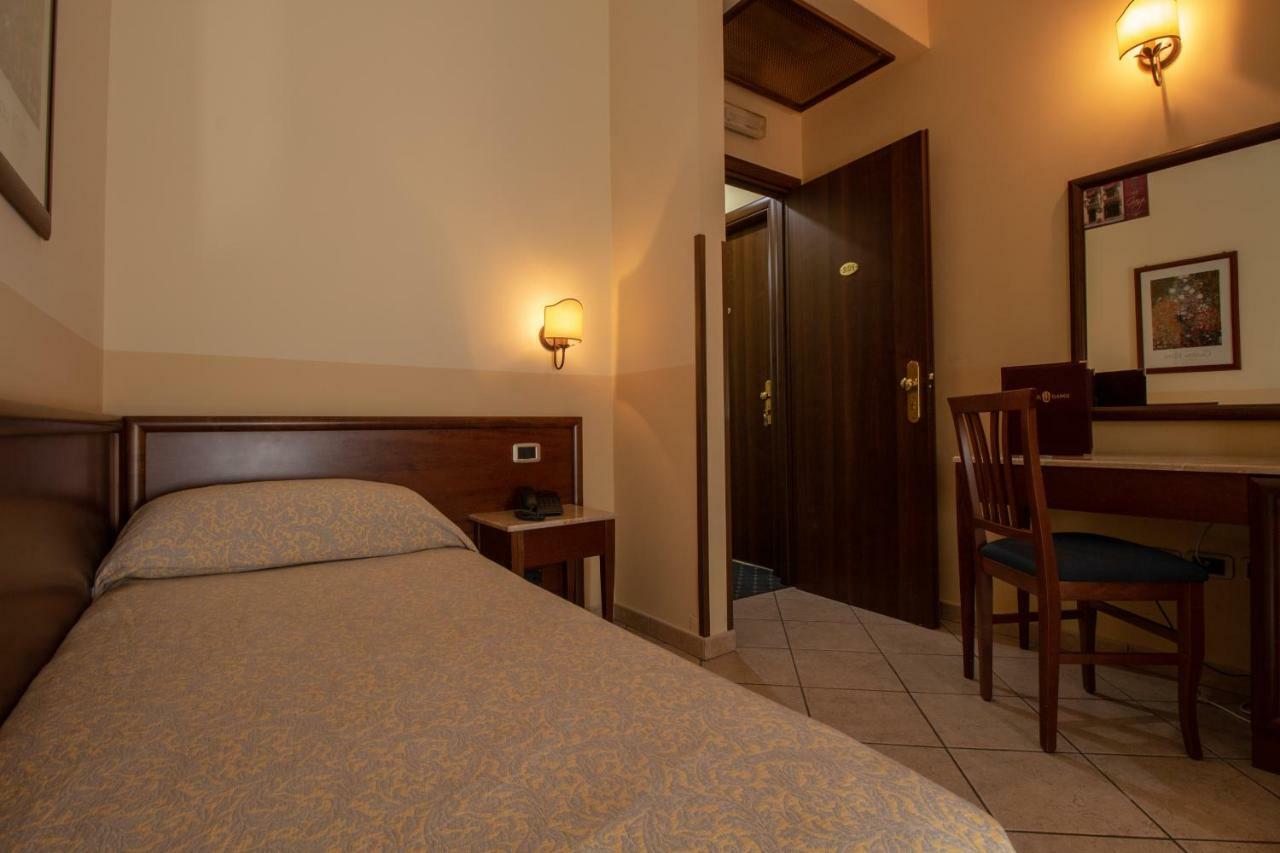 Hotel Gangi เปียซซา อาร์เมรีนา ภายนอก รูปภาพ